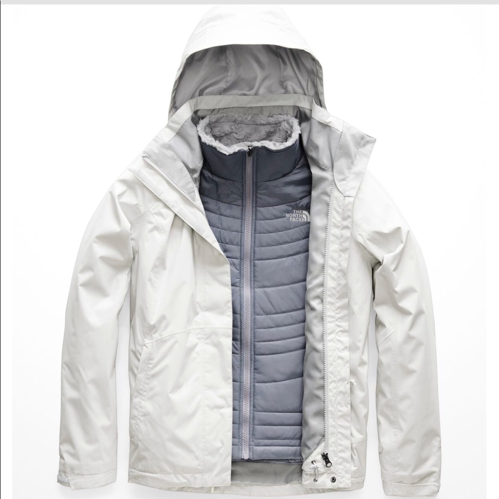 AUTHENTIC Women’s 3/1 North face HyVent ❄️🌧